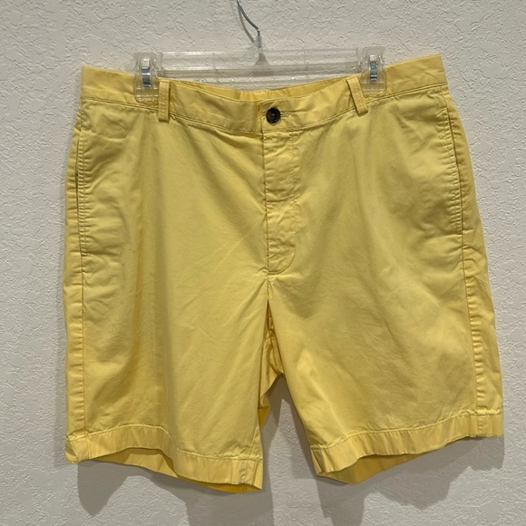 Brooks Brothers ‘346’ Shorts Yellow Size 36 - Picture 1 of 4